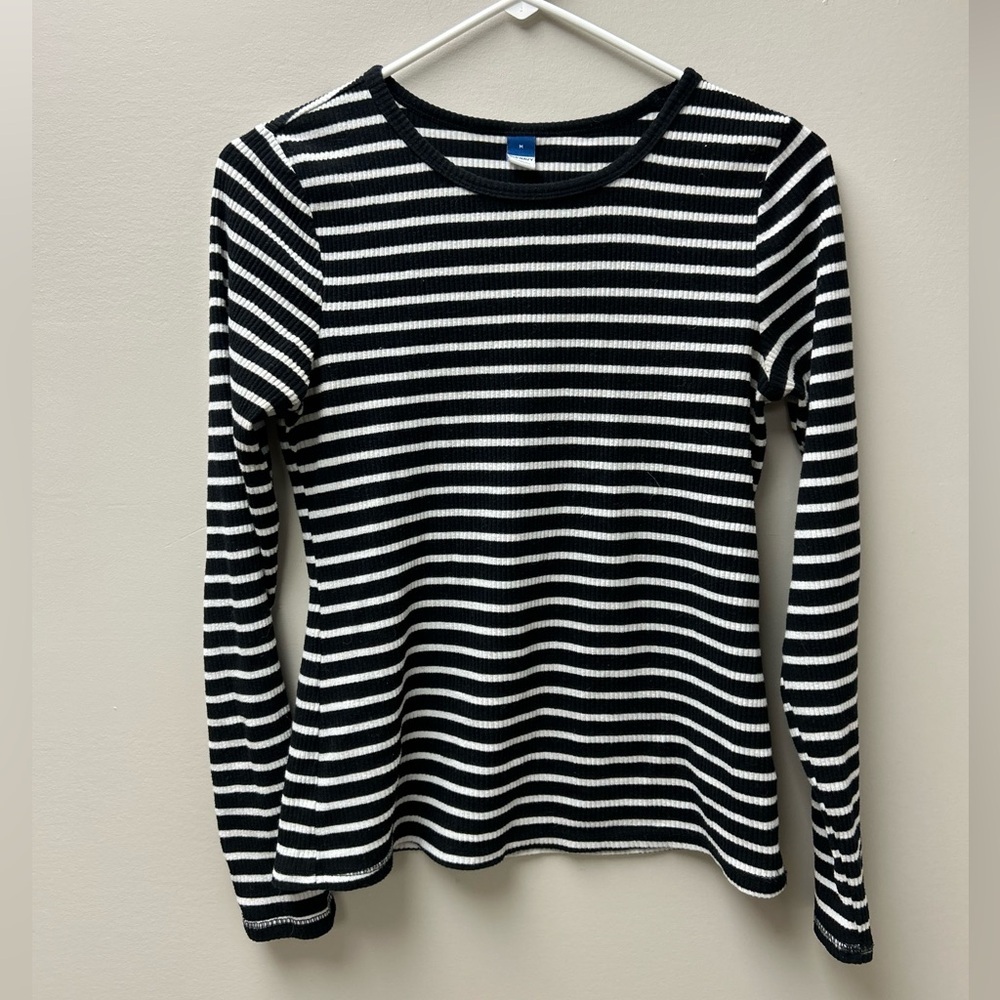 Old Navy Women’s White and Black‎ Striped Long Sleeve Shirt